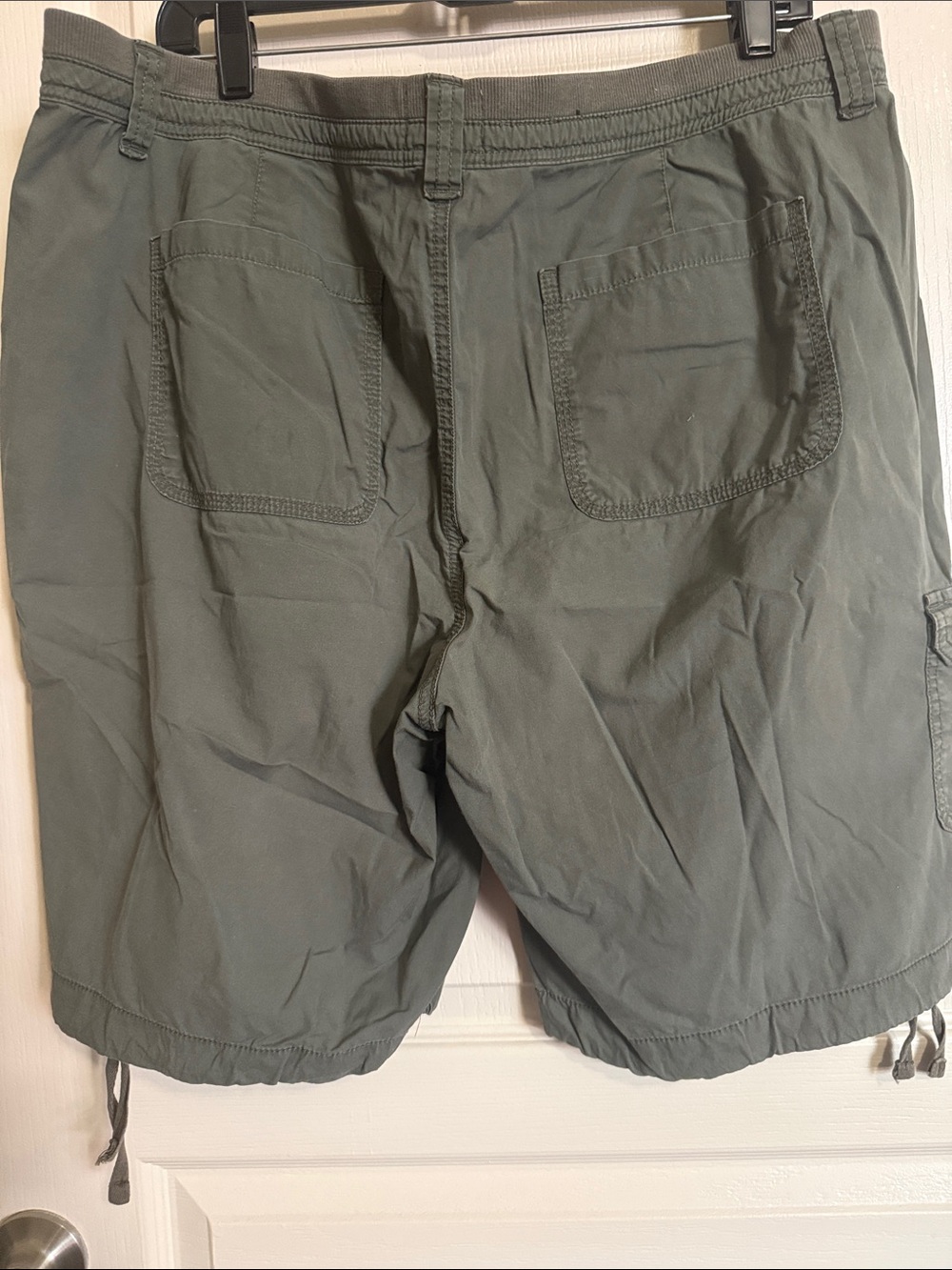 St. John's Bay Olive Green Women's Cargo Shorts sz 18 - Picture 3 of 7